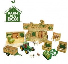Britains, Farm in a Box with John Deere Tractor, 1:32