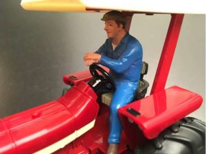 AT Collections, Erik driving tractor, figuren, 1:32