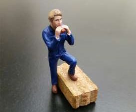 AT Collections, Farmer on a break eating sandwich standing, figuren, 1:32