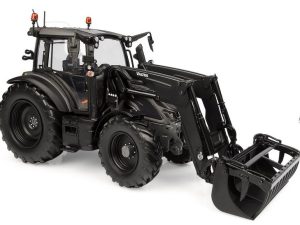 Universal Hobbies, Valtra ,UH6746, modeltractor, 1:32